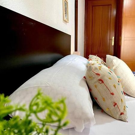 El Almendral Apartment เฮน ภายนอก รูปภาพ
